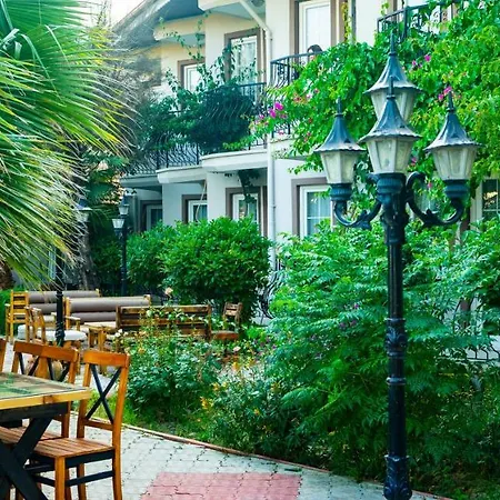 Eon Boutique 4* داليان