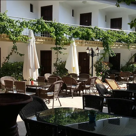 فندق Eon Boutique 4*